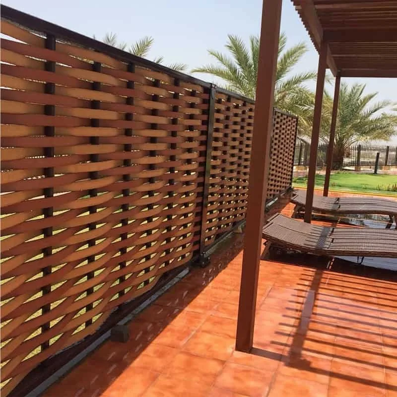 سواتر حديد وخشب